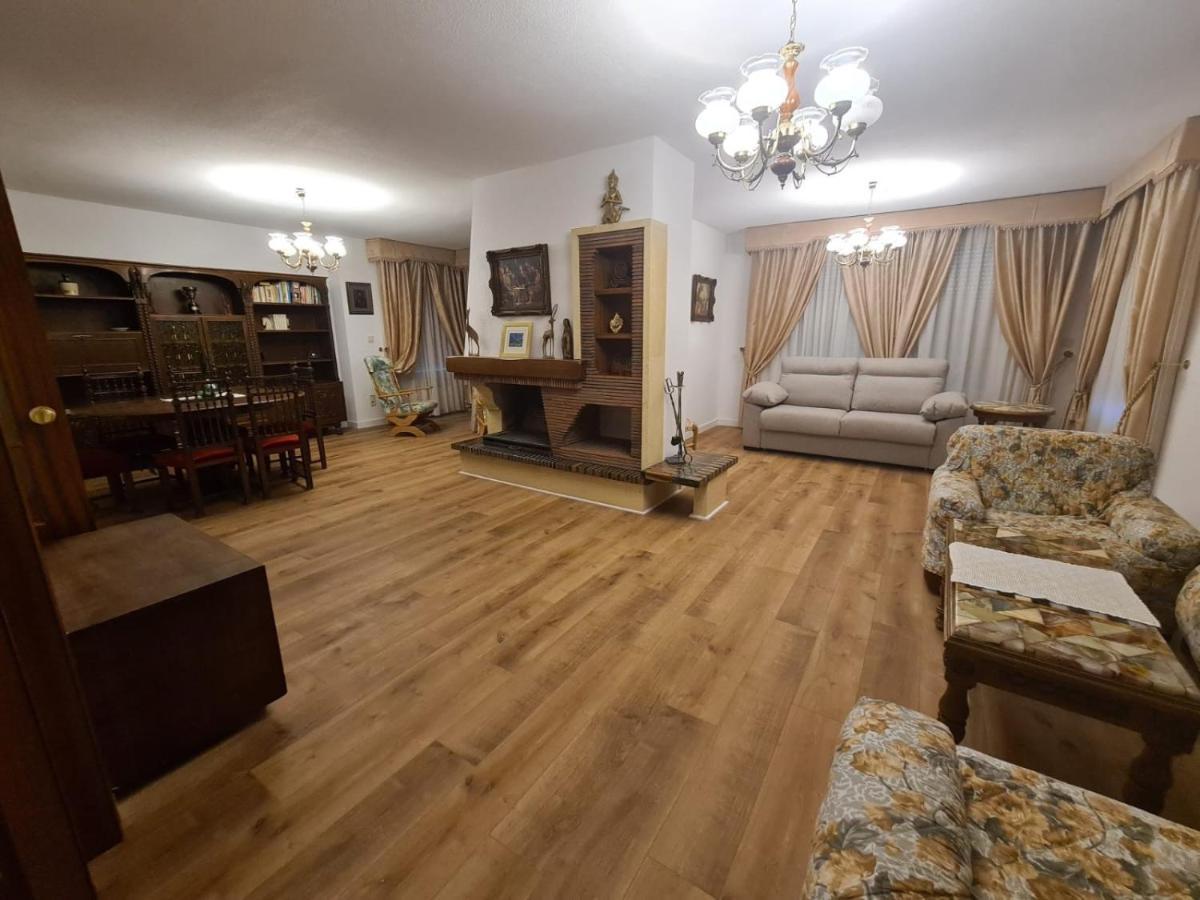 Villa De La Acacia Gojar Eksteriør billede