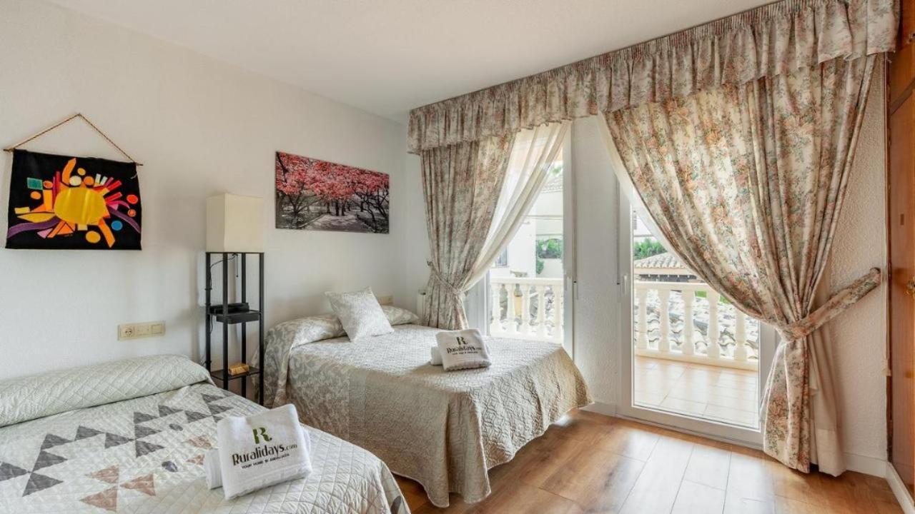Villa De La Acacia Gojar Eksteriør billede